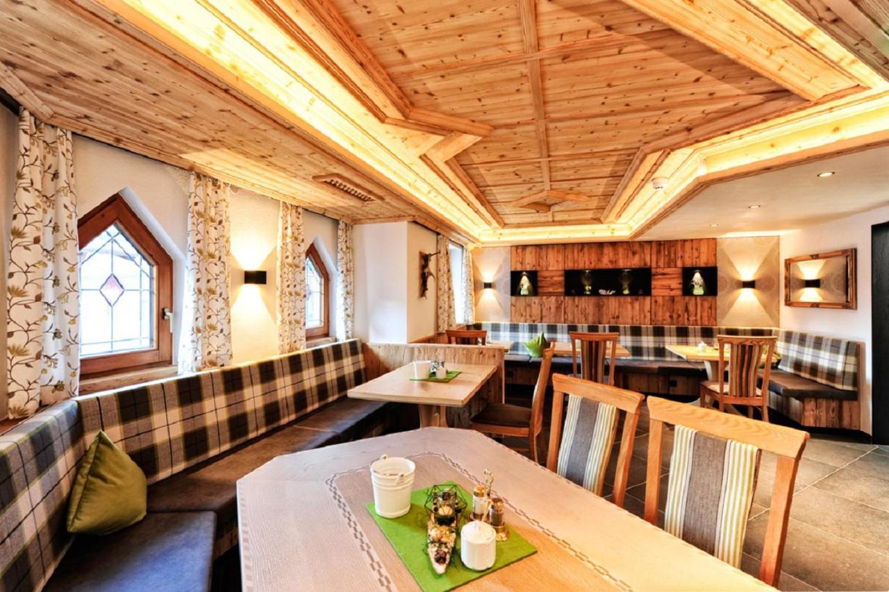 Hotel Garni Stefanie Ischgl Buitenkant foto