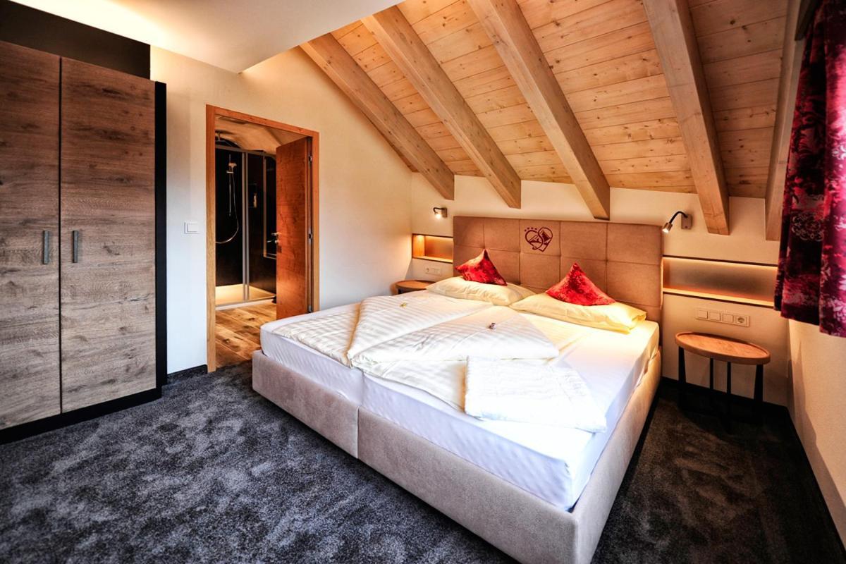 Hotel Garni Stefanie Ischgl Buitenkant foto