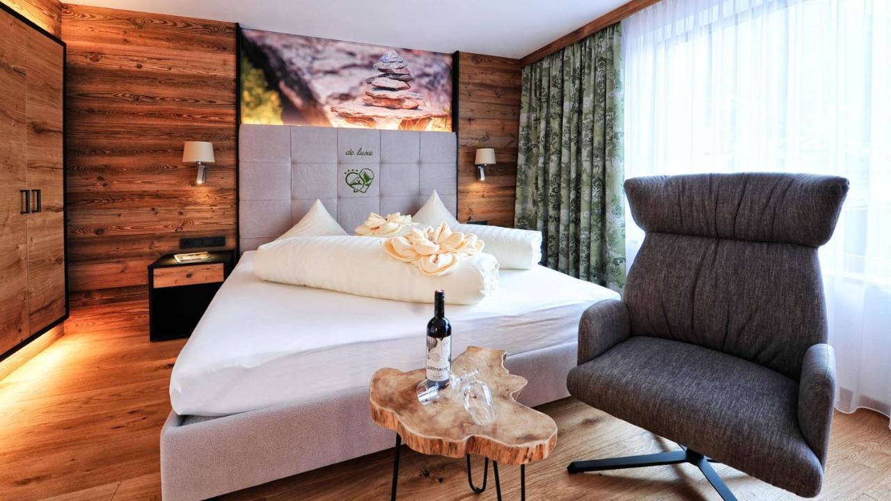 Hotel Garni Stefanie Ischgl Buitenkant foto