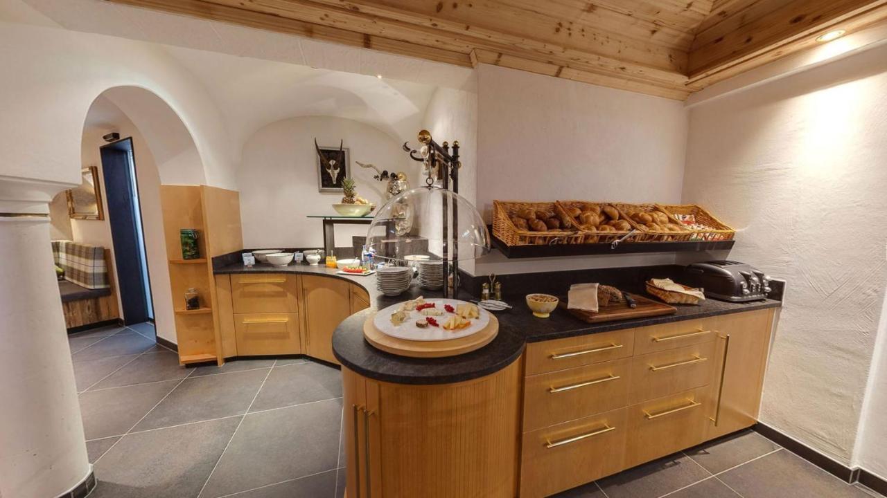 Hotel Garni Stefanie Ischgl Buitenkant foto