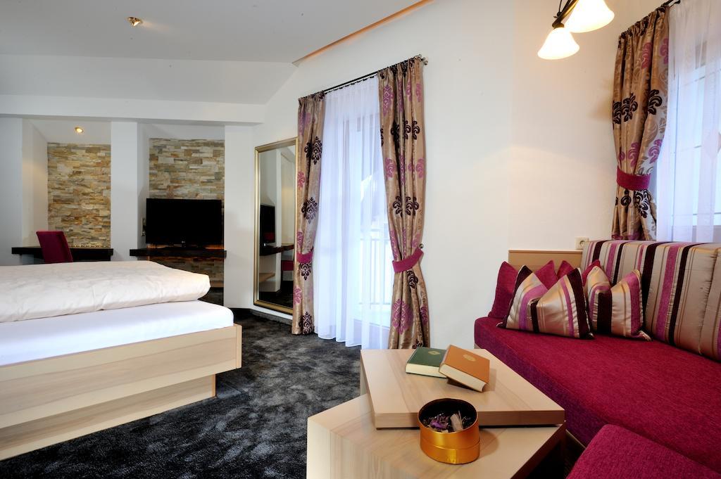 Hotel Garni Stefanie Ischgl Kamer foto